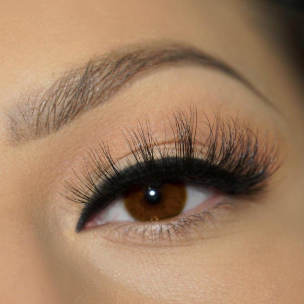 Coloured Raine Lashes in “Checkmate”